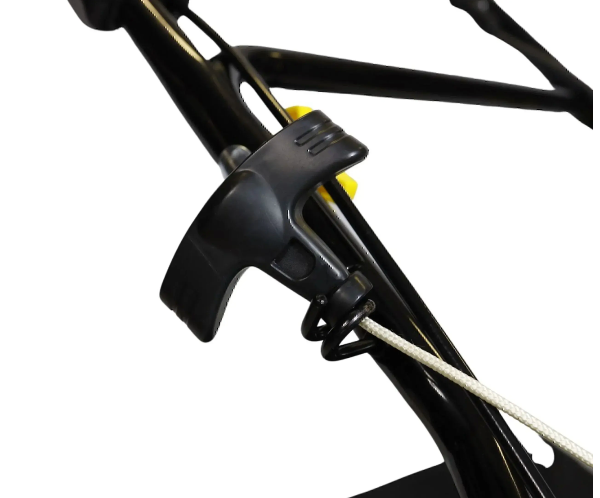 Garland 60GGQ Artificial Lawn Sweeper Close upvof Pull Cable to Start